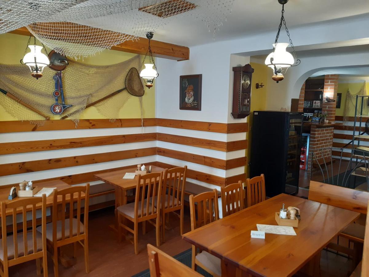 Rozmberska Basta Hotel Trebon Luaran gambar